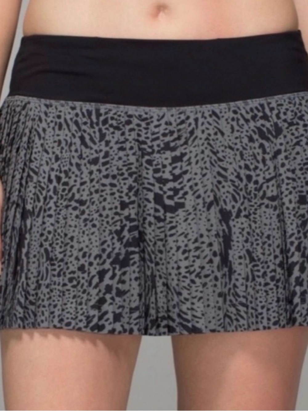 lululemon athletica Pleat to Street skort in Slate. Size 10